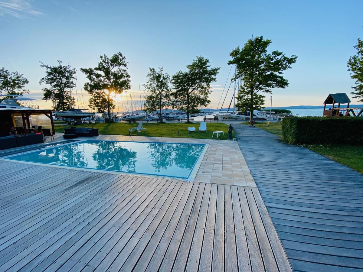 Bl Lakeside Apartman 巴拉通雷勒 外观 照片