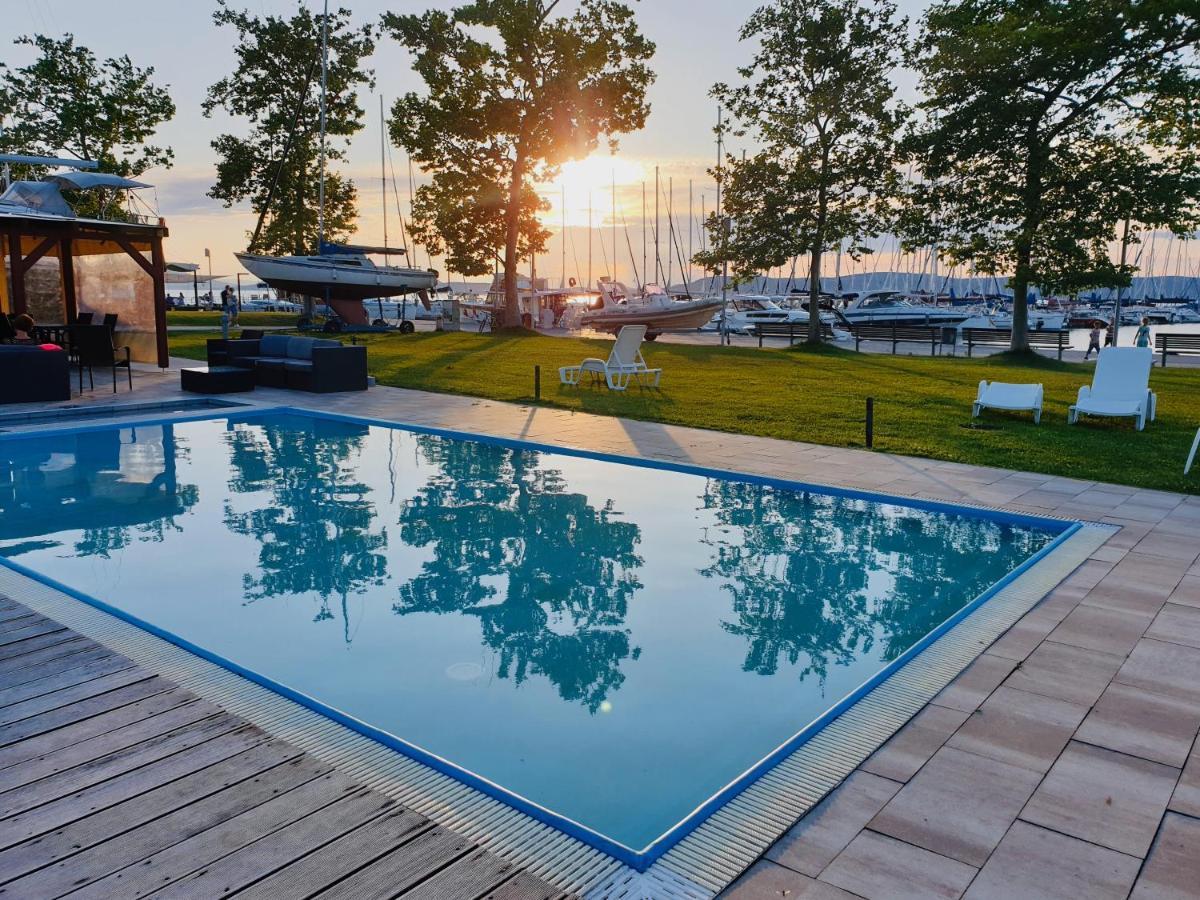 Bl Lakeside Apartman 巴拉通雷勒 外观 照片