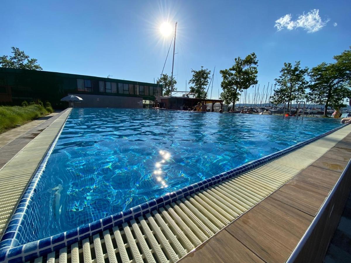 Bl Lakeside Apartman 巴拉通雷勒 外观 照片