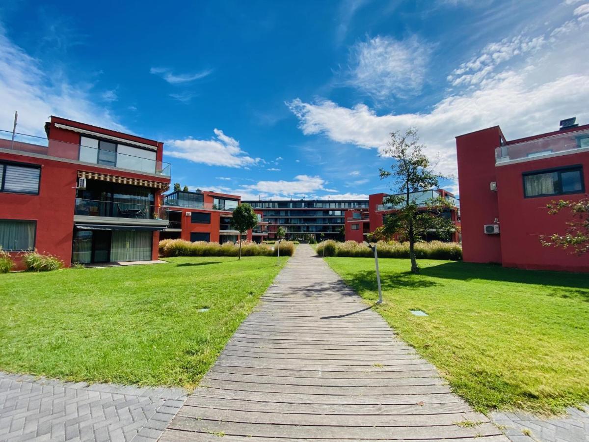 Bl Lakeside Apartman 巴拉通雷勒 外观 照片