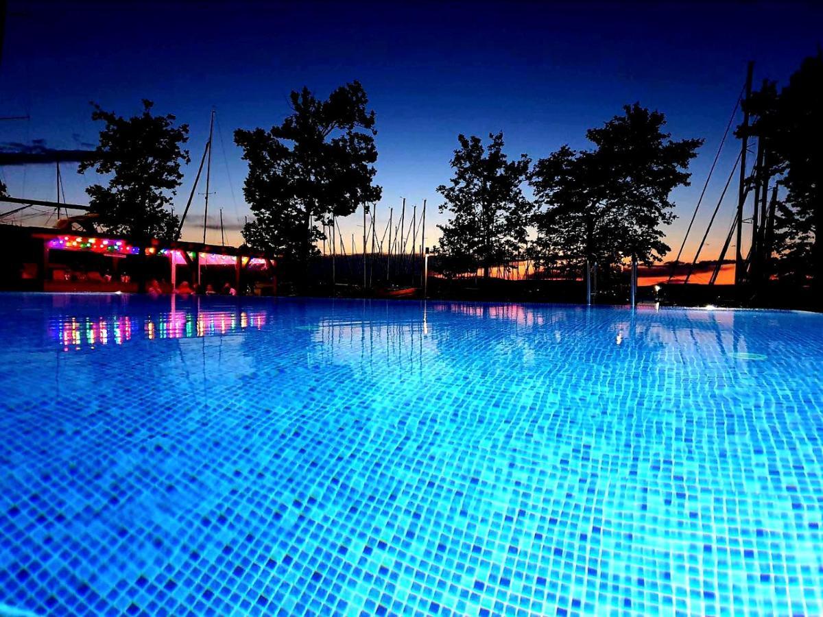 Bl Lakeside Apartman 巴拉通雷勒 外观 照片