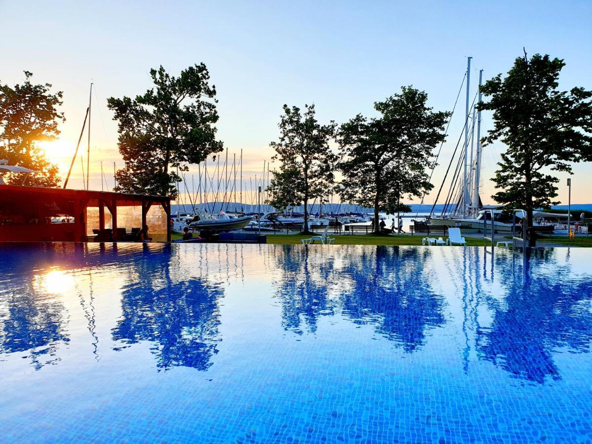 Bl Lakeside Apartman 巴拉通雷勒 外观 照片